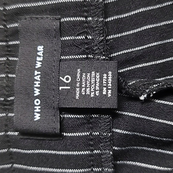 Who What Wear Black and White Pinstripped Casual Pull-On Dress Pants, Size 16 - Picture 5 of 7